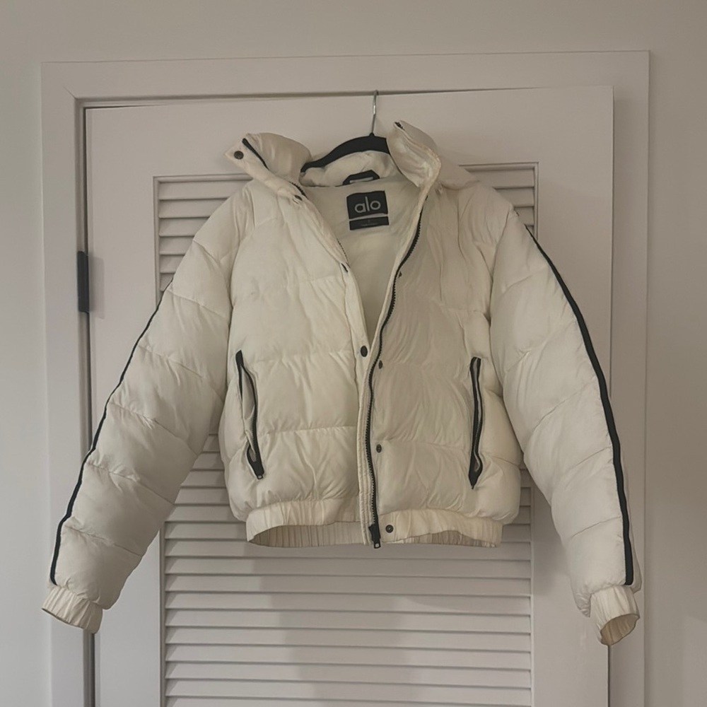 Alo Cream Puffer Jacket